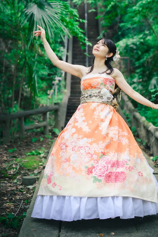 訪問着の着物ドレスで撮影したロケーション写真